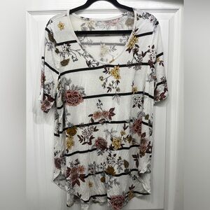 Maurice’s 24/7 Stripped Floral shirt Size 0